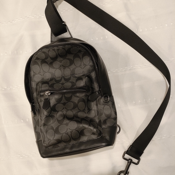 Coach West Pack in Signature Canvas - Picture 2 of 4